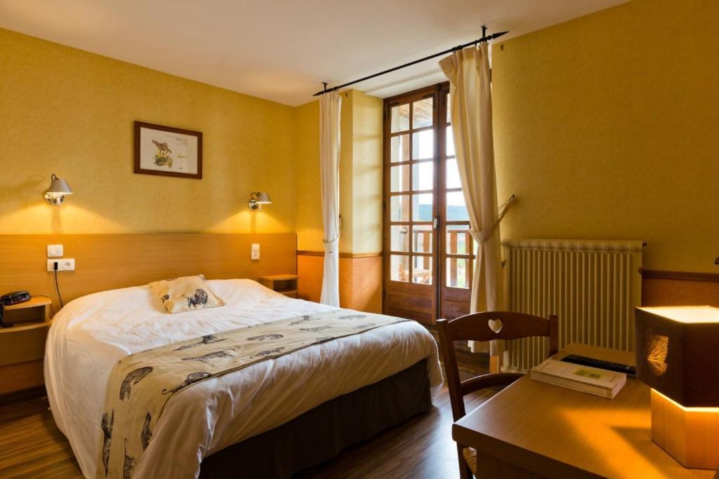 Hotel La Clairiere Chambon-sur-Dolore Экстерьер фото