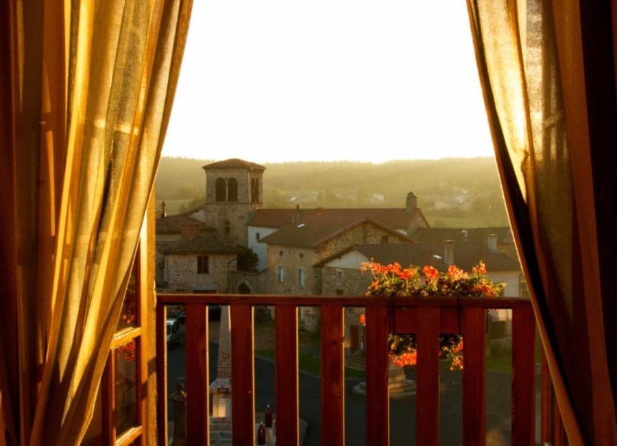 Hotel La Clairiere Chambon-sur-Dolore Экстерьер фото